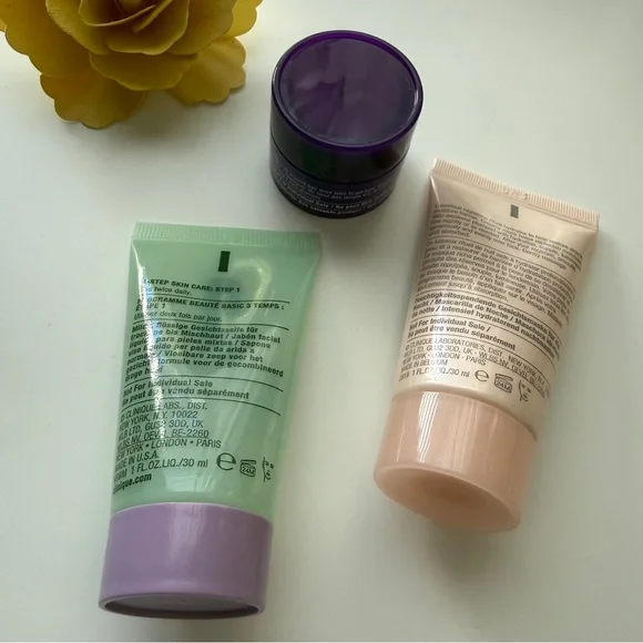 Clinique Skincare Deluxe Travel Set with Cosmetic Bag
